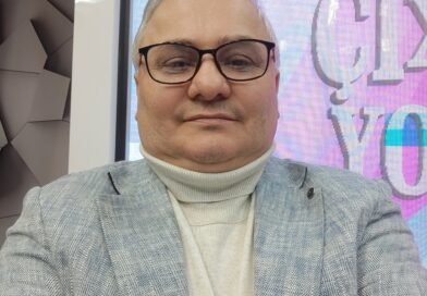 “Doğma dilimizə qarşı hörmətsizlik ictimai qınağa tuş gəlməlidir” – YYSİB sədri, ictimai və mədəniyyət xadimi, yazıçı-kulturoloq Aydın Xan Əbilov