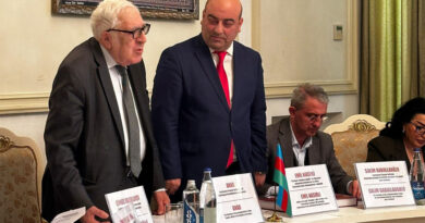 Yazıçı-publisist Emil Nəsirlinin yeni nəşr olunan “Prezident” kitabının təqdimat mərasimi keçirilib. Fotolar